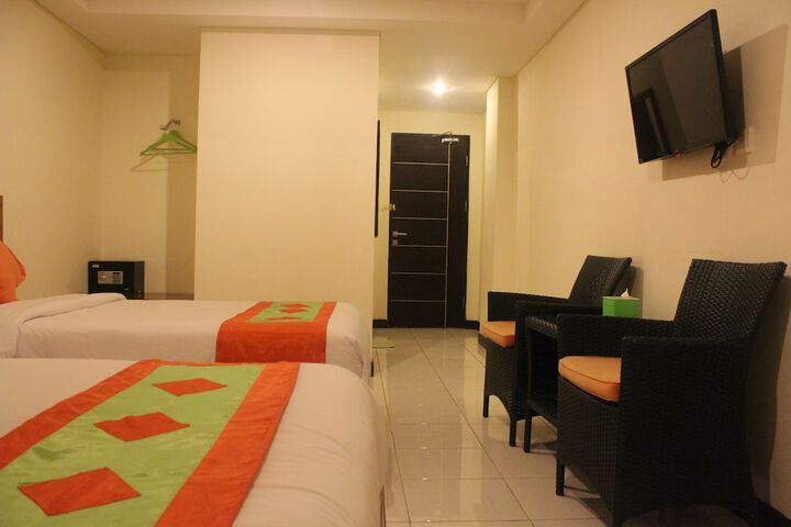 Room 11 of 36