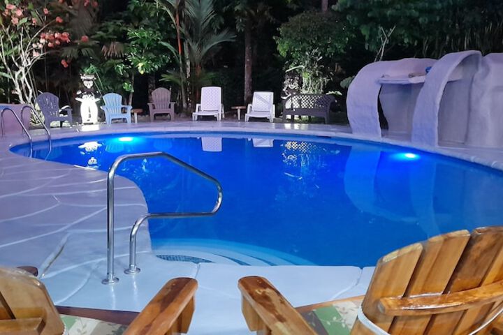 Image of El Colibri Rojo Hotel Cabinas