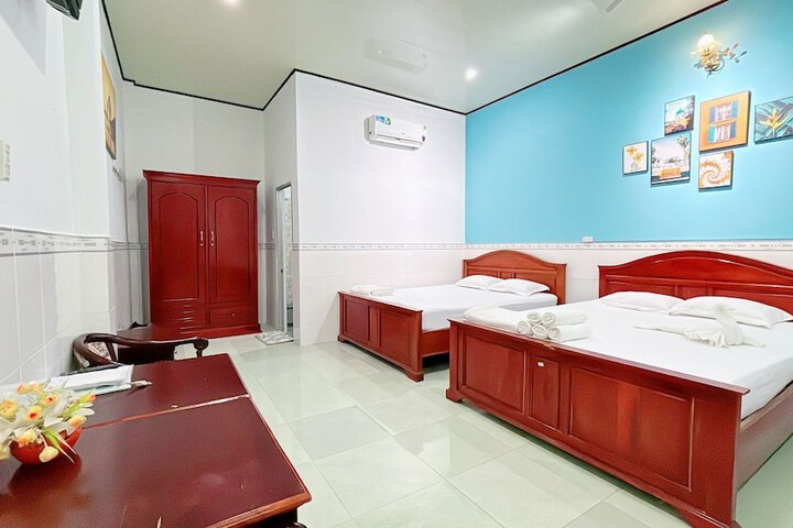 Room 28 of 108