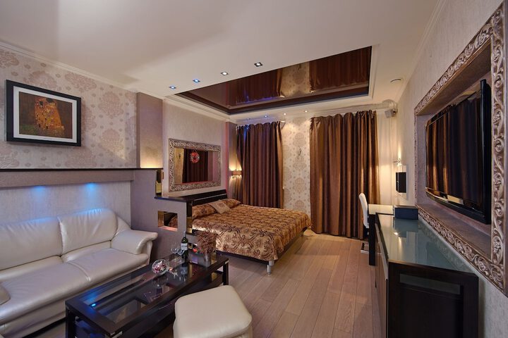Room 5 of 75