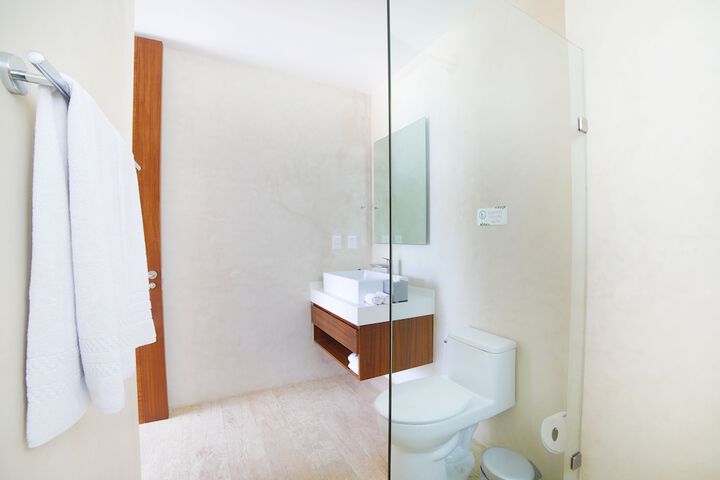 Room 9 of 15