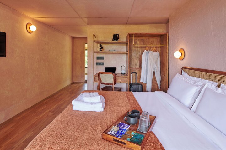 Room 3 of 17
