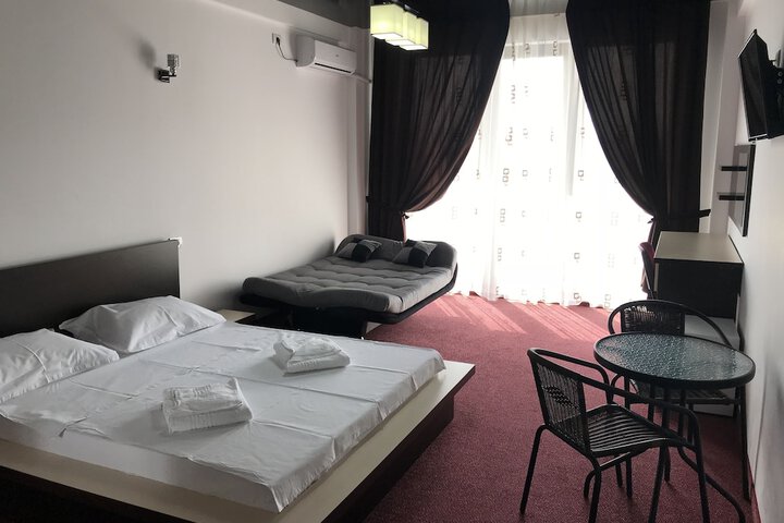 Room 27 of 35