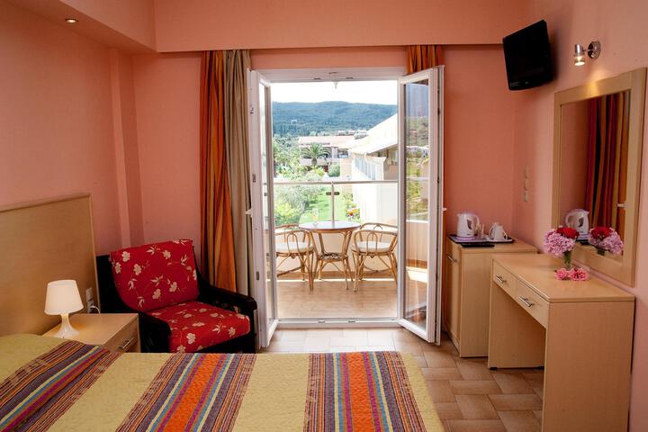 Room 15 of 51
