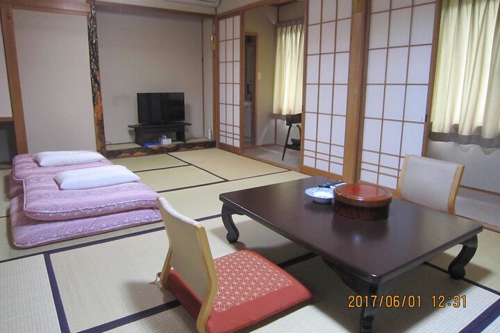 Room 16 of 48