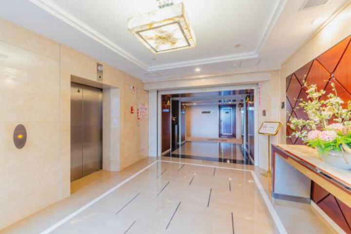 Hotel Interior 10 of 23