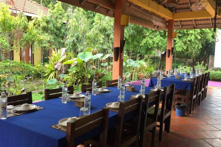 Dining 44 of 80