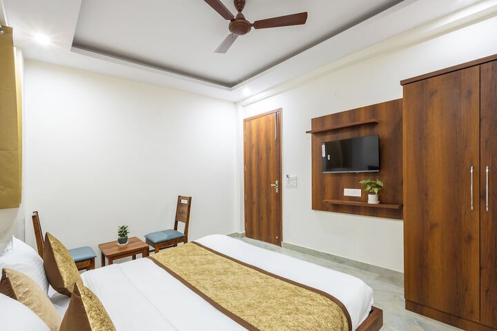 Room 13 of 48