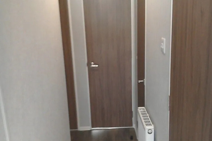 Room 8 of 11