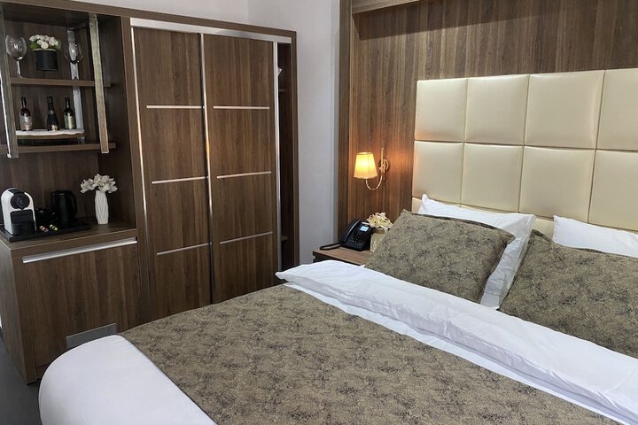 Room 17 of 46