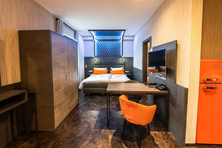 Room 9 of 56