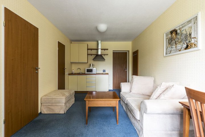 Room 27 of 64