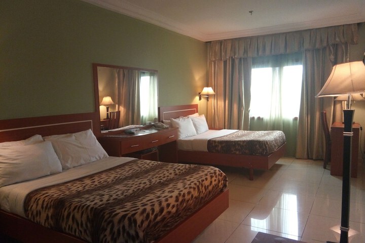 Room 16 of 35