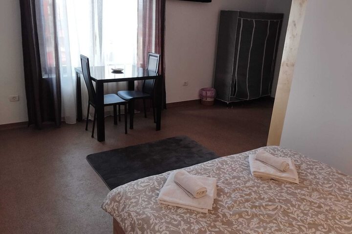 Room 12 of 30