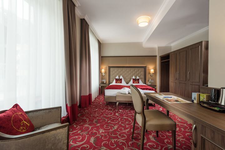 Room 7 of 72