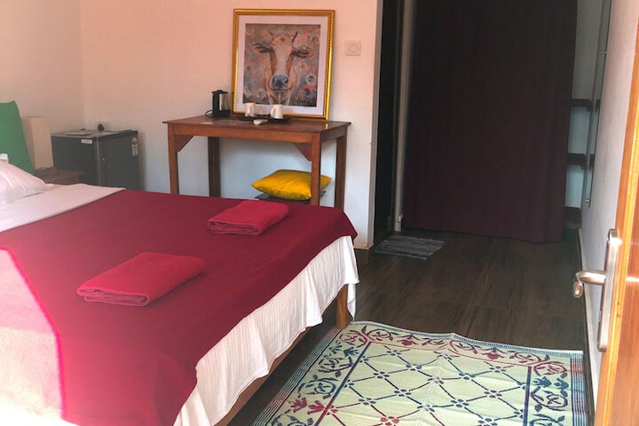 Room 9 of 17