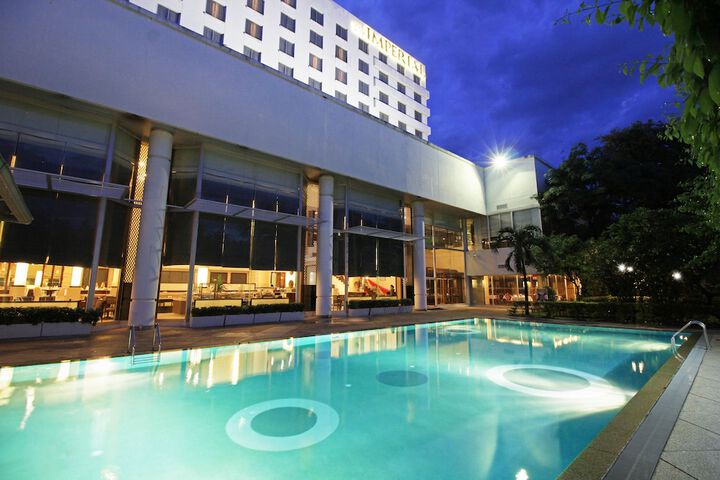 Pool Hotel