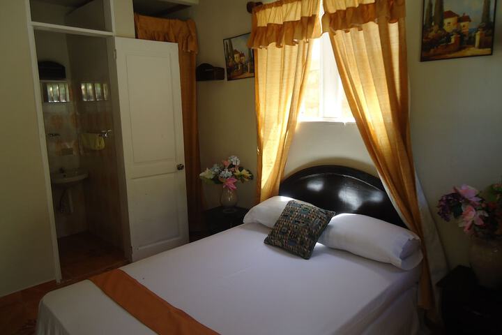 Room 11 of 40