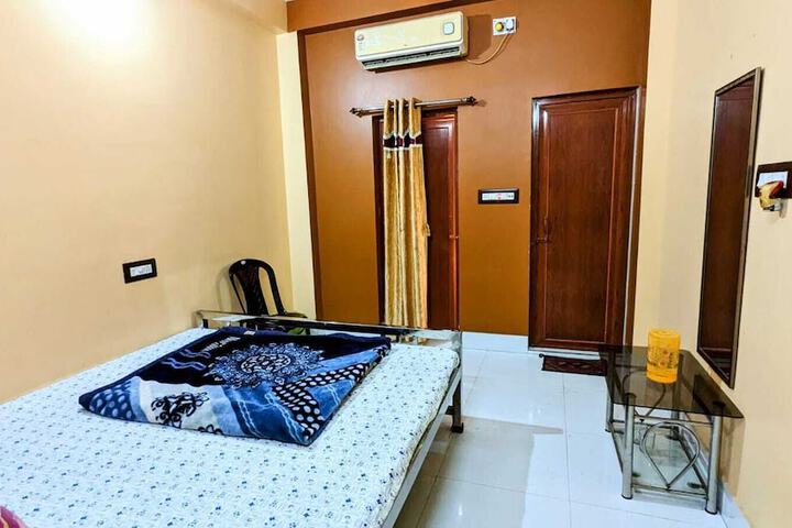 Room 5 of 13