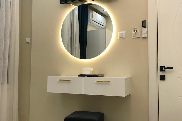 Room 14 of 40