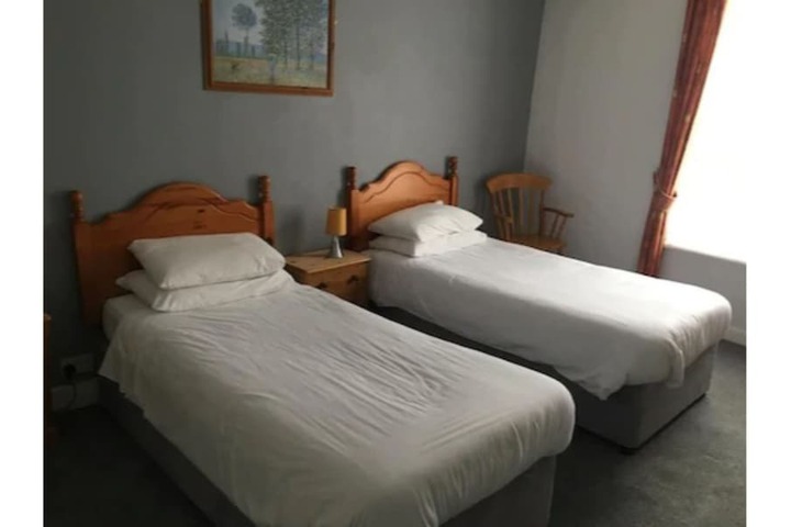 Room 5 of 66