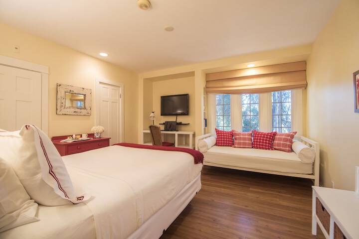Room 5 of 44