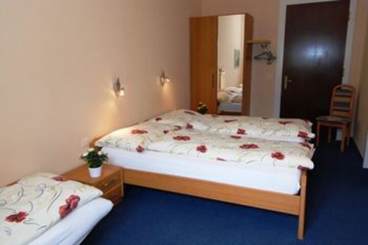 Room 50 of 108