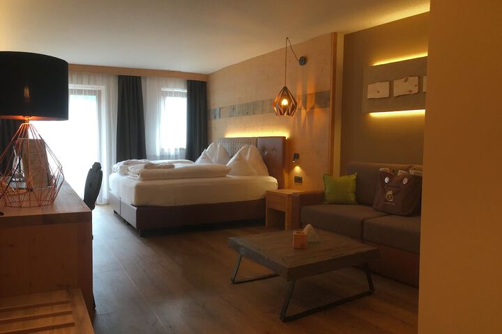 Room 8 of 62