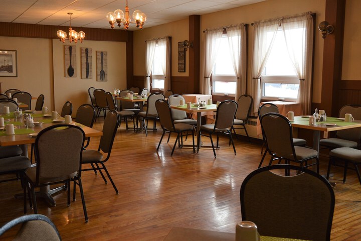 Dining Photos