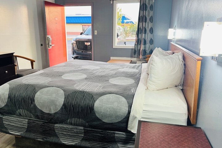 Room 15 of 54