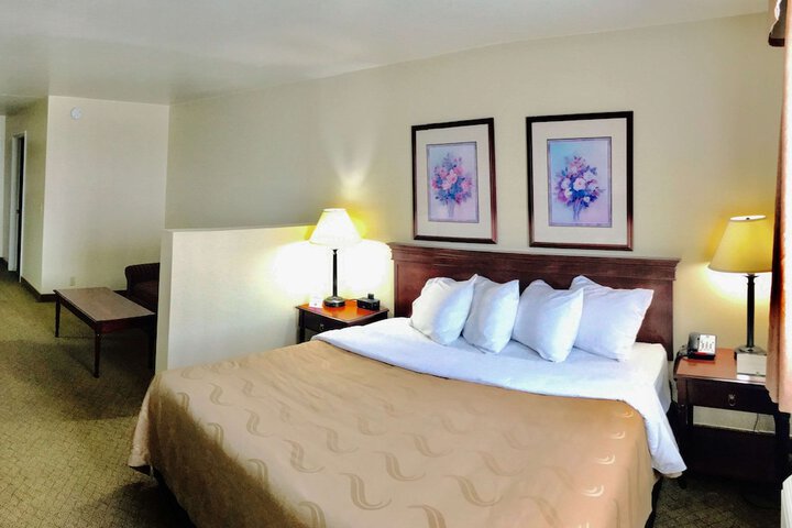 Room 10 of 17