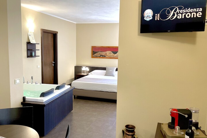 Room 11 of 43