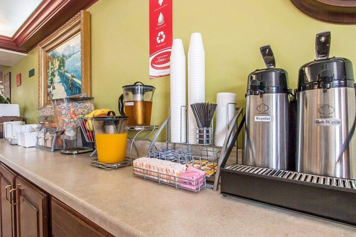 Breakfast/Coffee Service 23 of 24