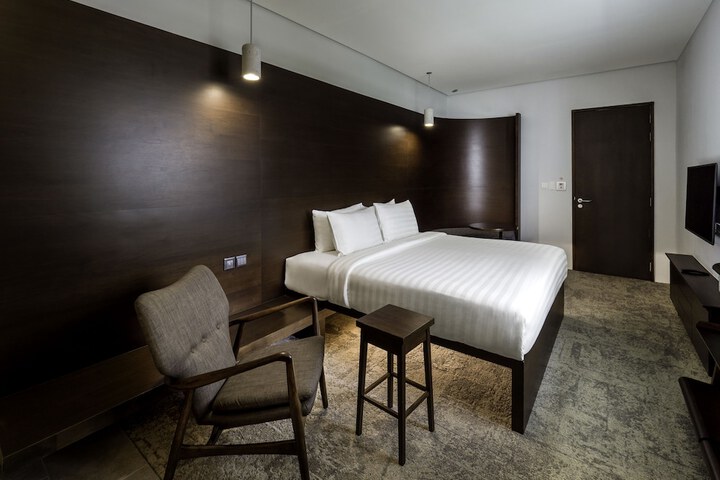 Room 6 of 53