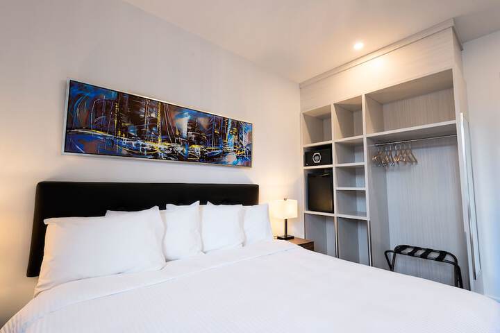 Room 6 of 31