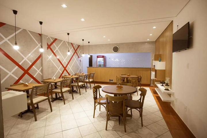 Dining 8 of 10