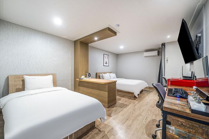 Room 46 of 105