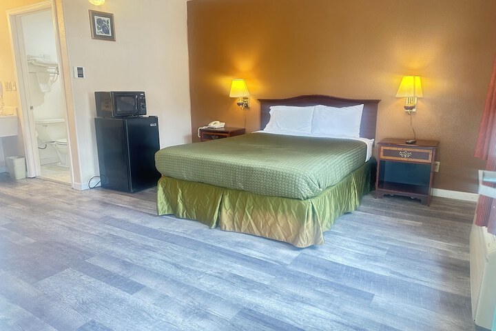 Room 6 of 35