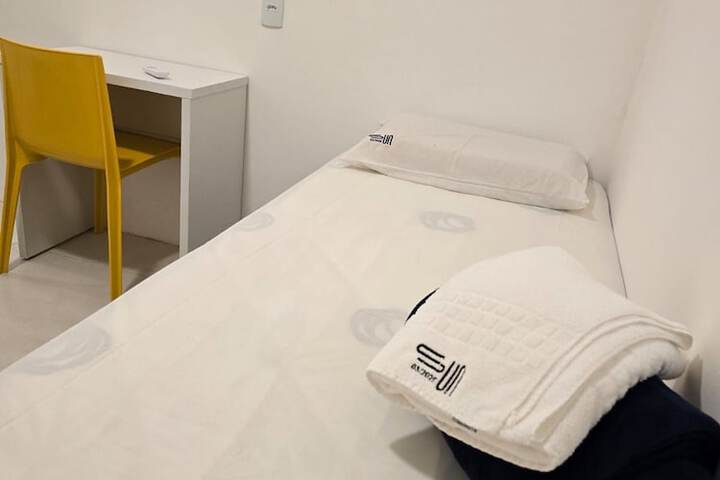 Room 10 of 42