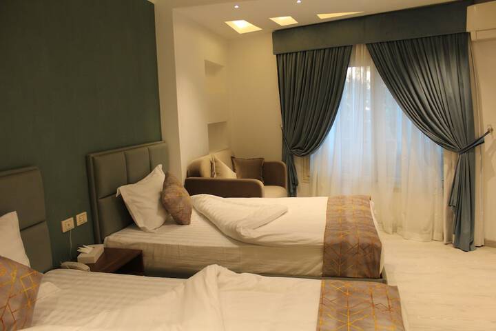 Room 16 of 158