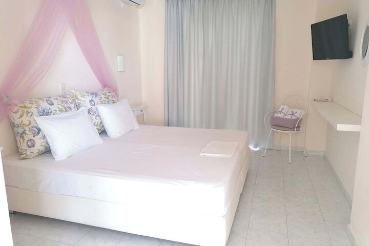 Room 27 of 70