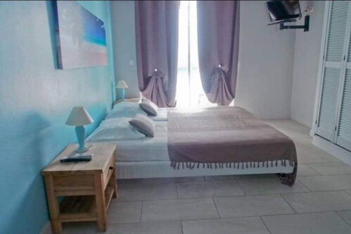 Room 28 of 93