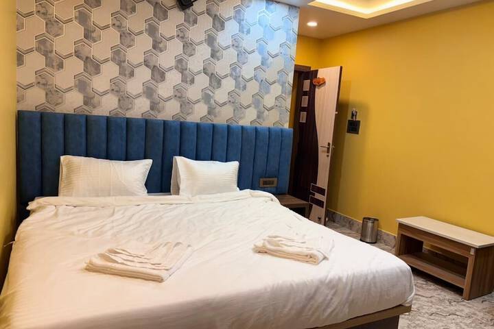 Room 8 of 35