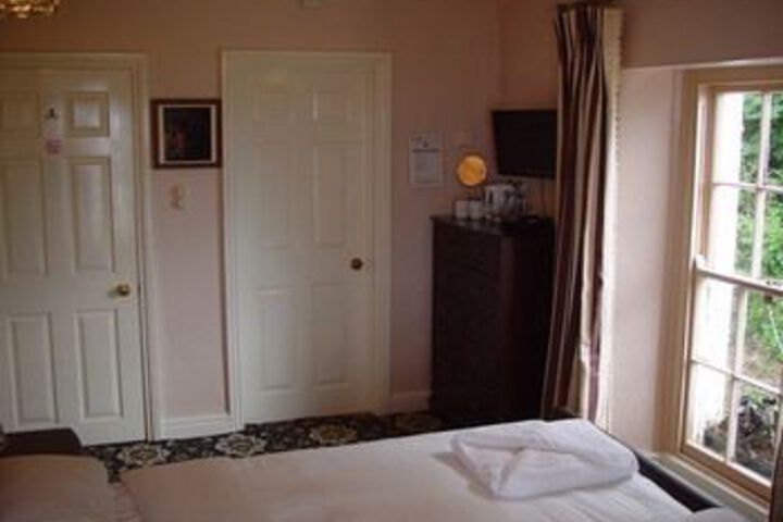 Room 32 of 58