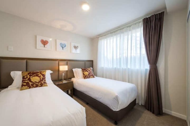 Room 12 of 36