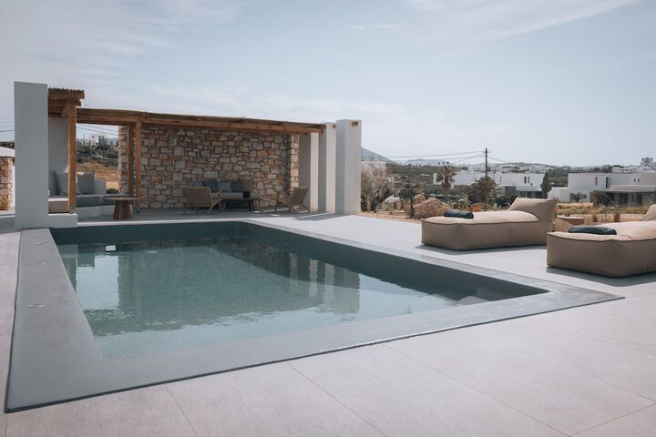 Pool 125 of 157