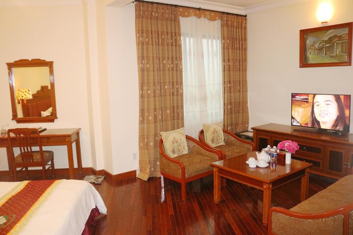 Room 9 of 38
