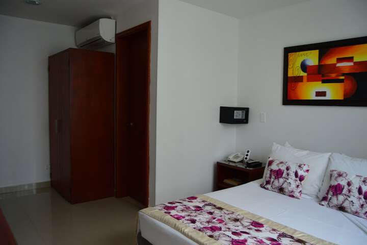 Room 17 of 44