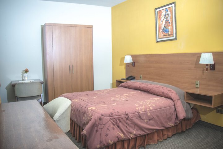 Room 8 of 23