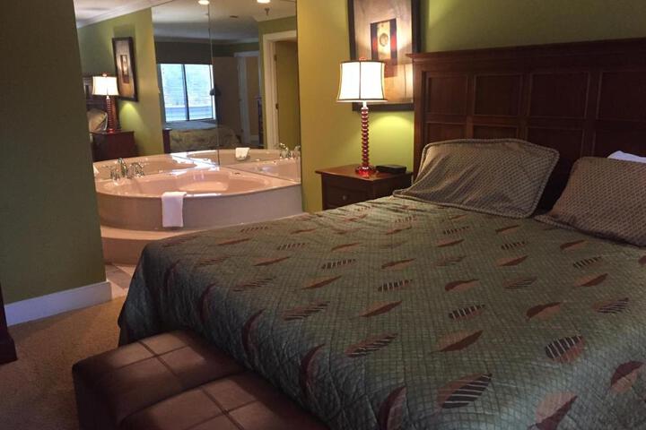 Standard | King Bed (10 of 12)